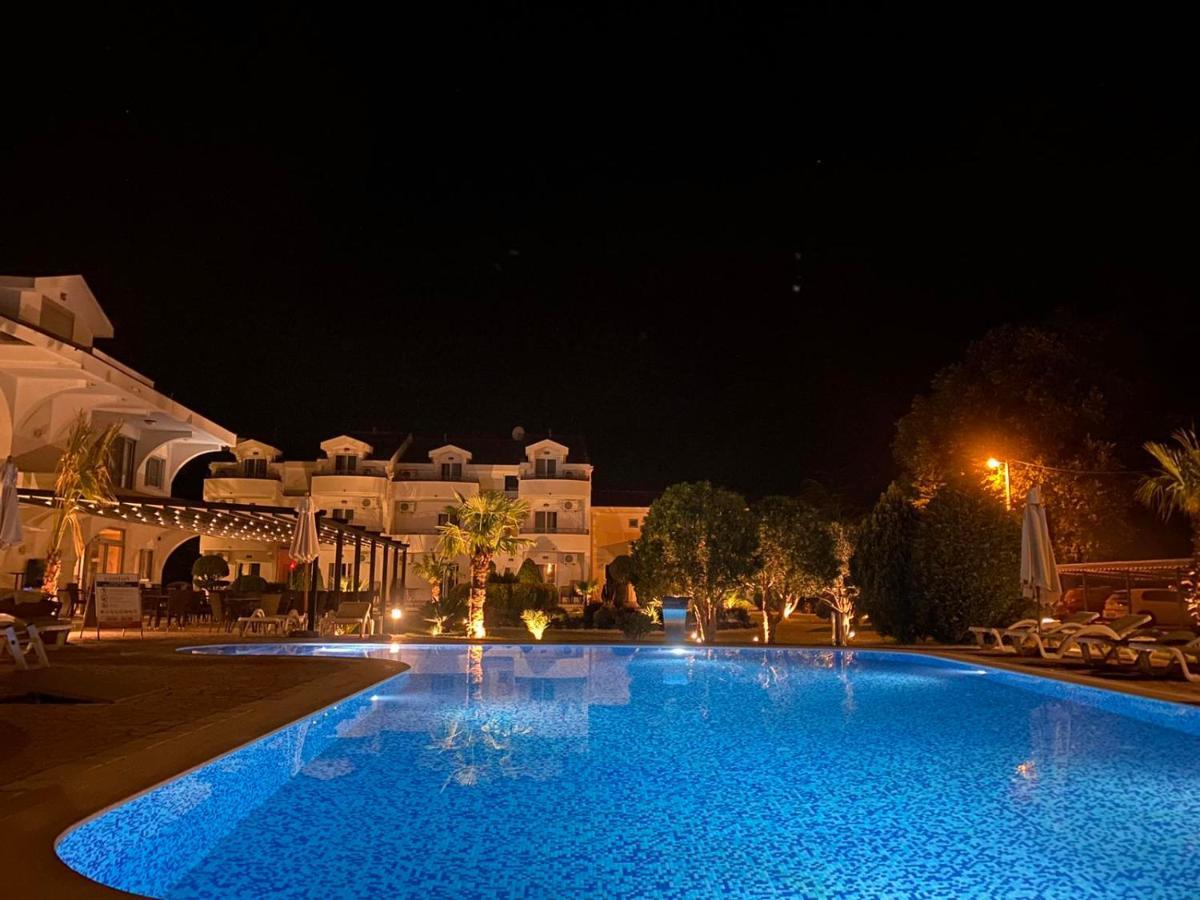 Hotel Comfort Ulcinj Exterior photo