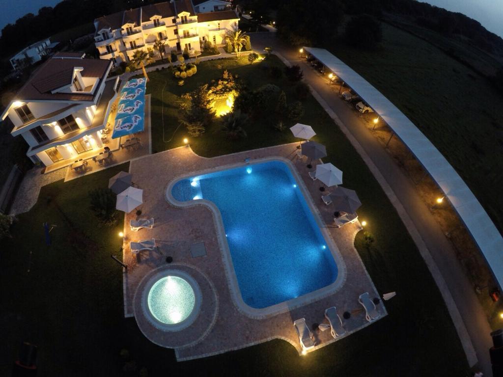 Hotel Comfort Ulcinj Exterior photo
